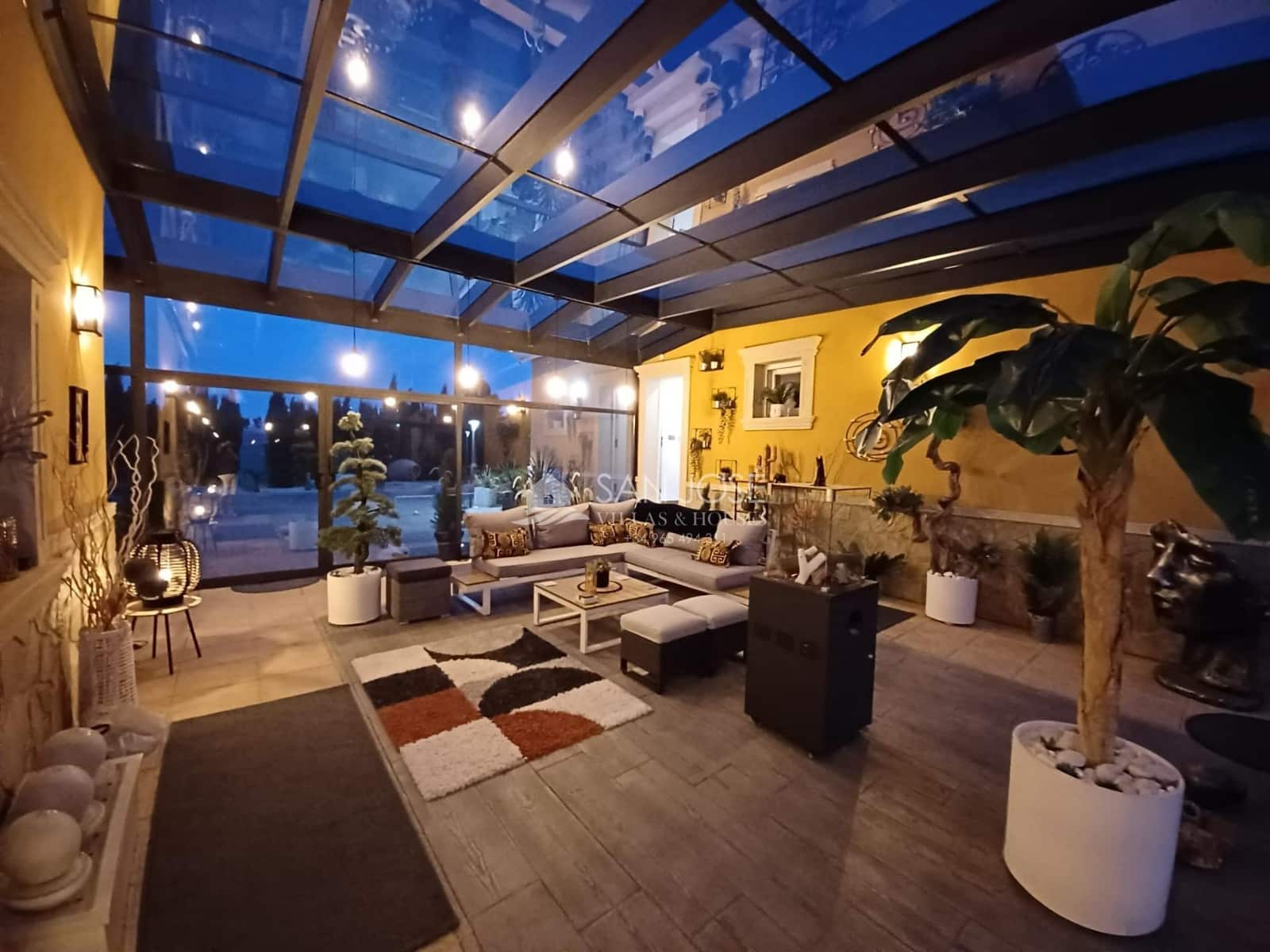 4 soveværelse Villa til salg i Casas del Senor med swimmingpool - € 799.000 (Ref: 8603933)