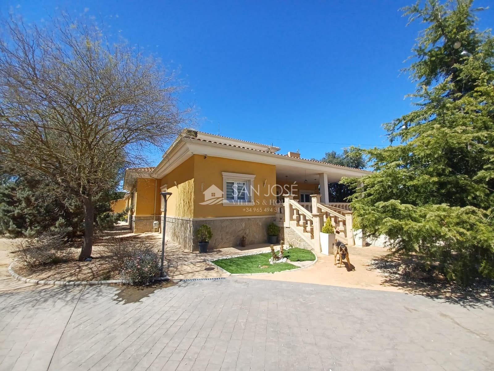 4 soveværelse Villa til salg i Casas del Senor med swimmingpool - € 799.000 (Ref: 8603933)