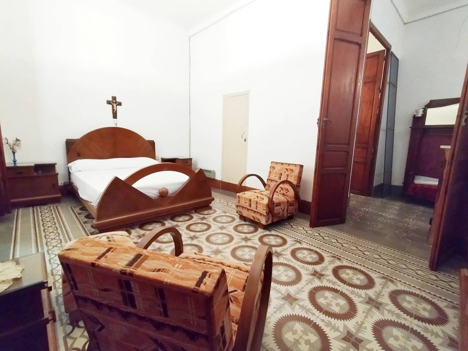 8 bedroom Villa for sale in Novelda with garage - € 700,000 (Ref: 8646559)