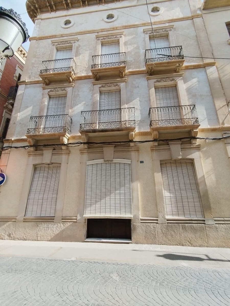 8 bedroom Villa for sale in Novelda with garage - € 700,000 (Ref: 8646559)