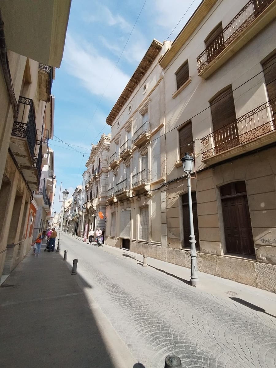 8 bedroom Villa for sale in Novelda with garage - € 700,000 (Ref: 8646559)