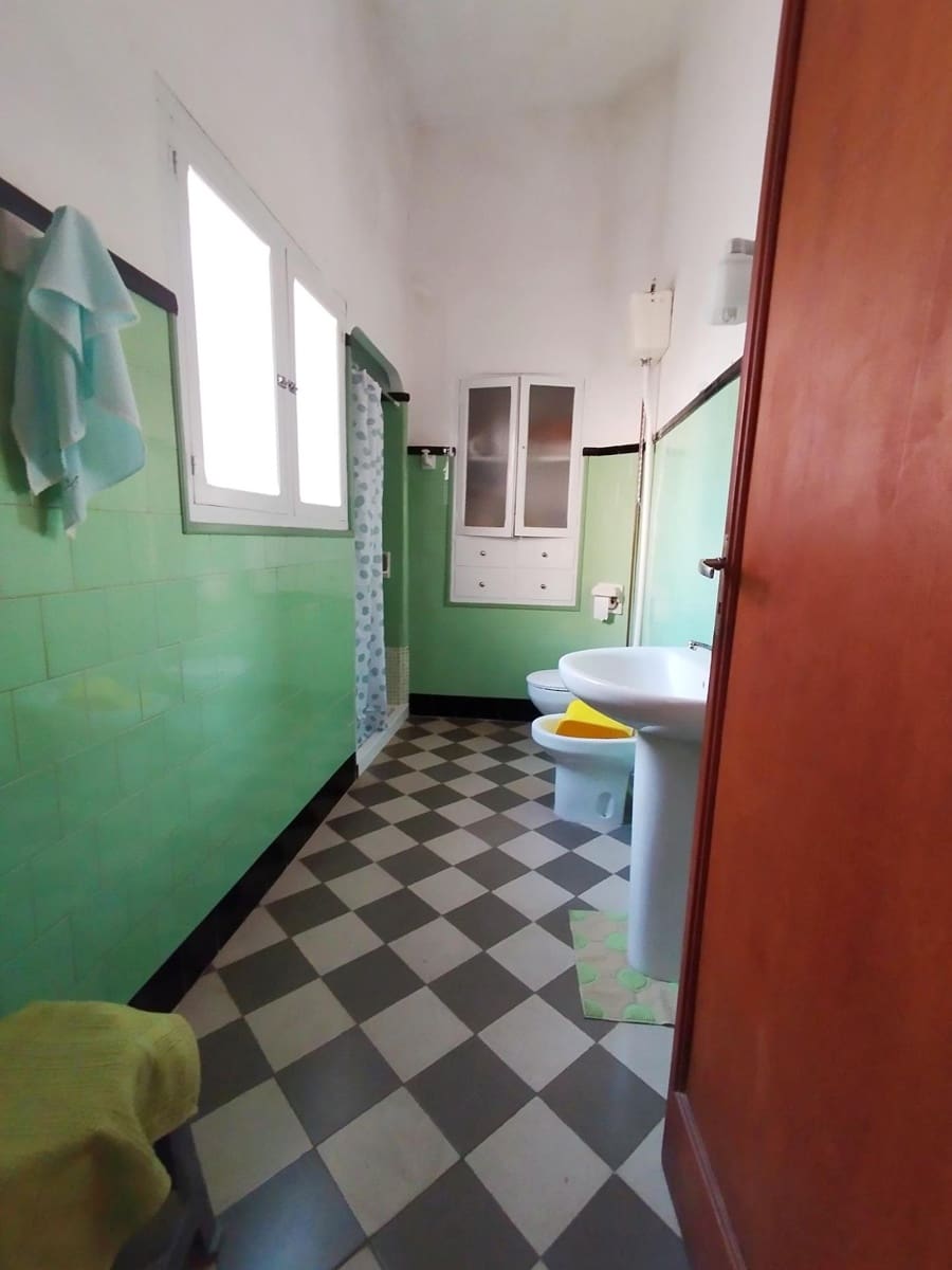 8 bedroom Villa for sale in Novelda with garage - € 700,000 (Ref: 8646559)