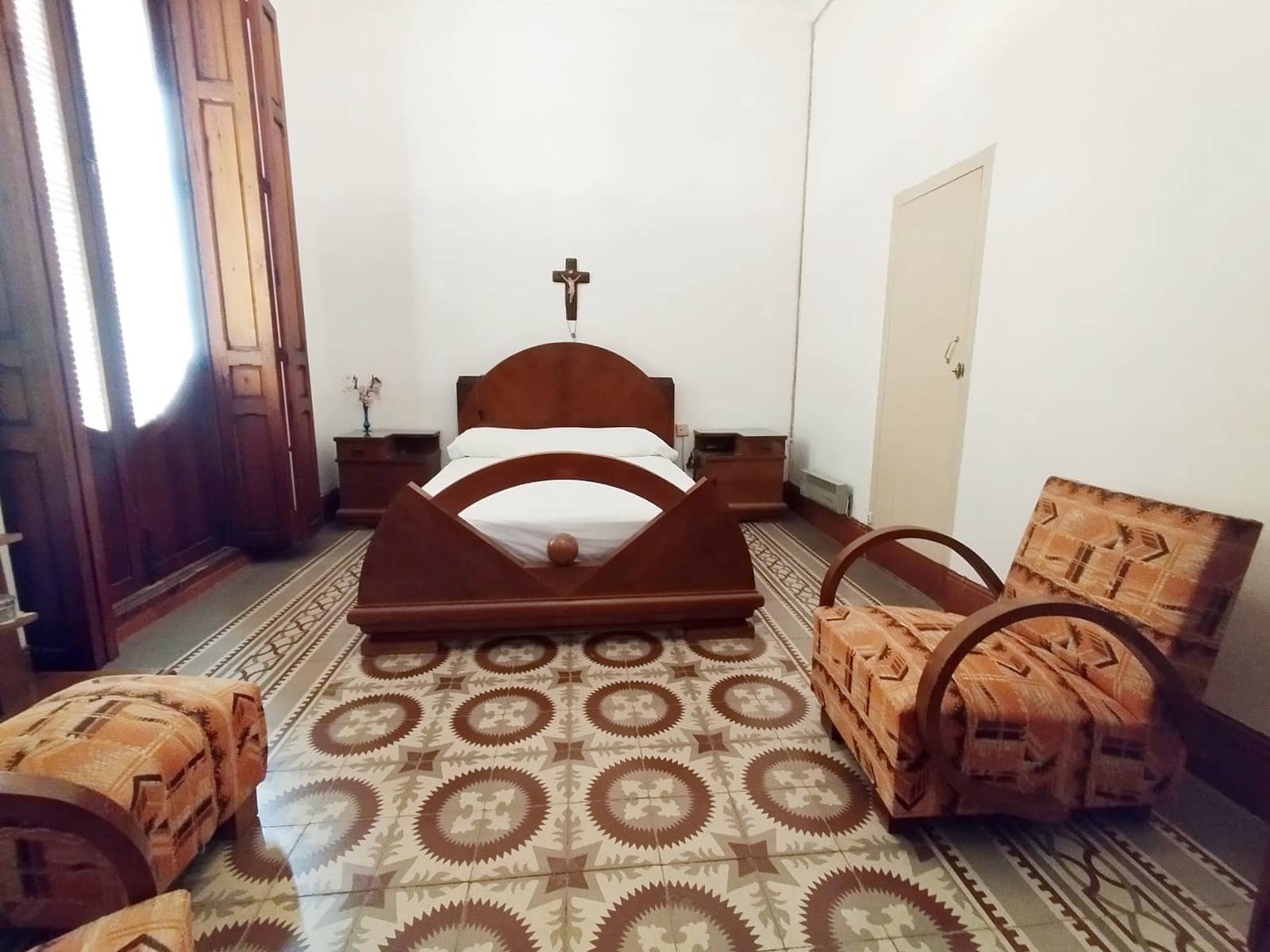 8 bedroom Villa for sale in Novelda with garage - € 700,000 (Ref: 8646559)