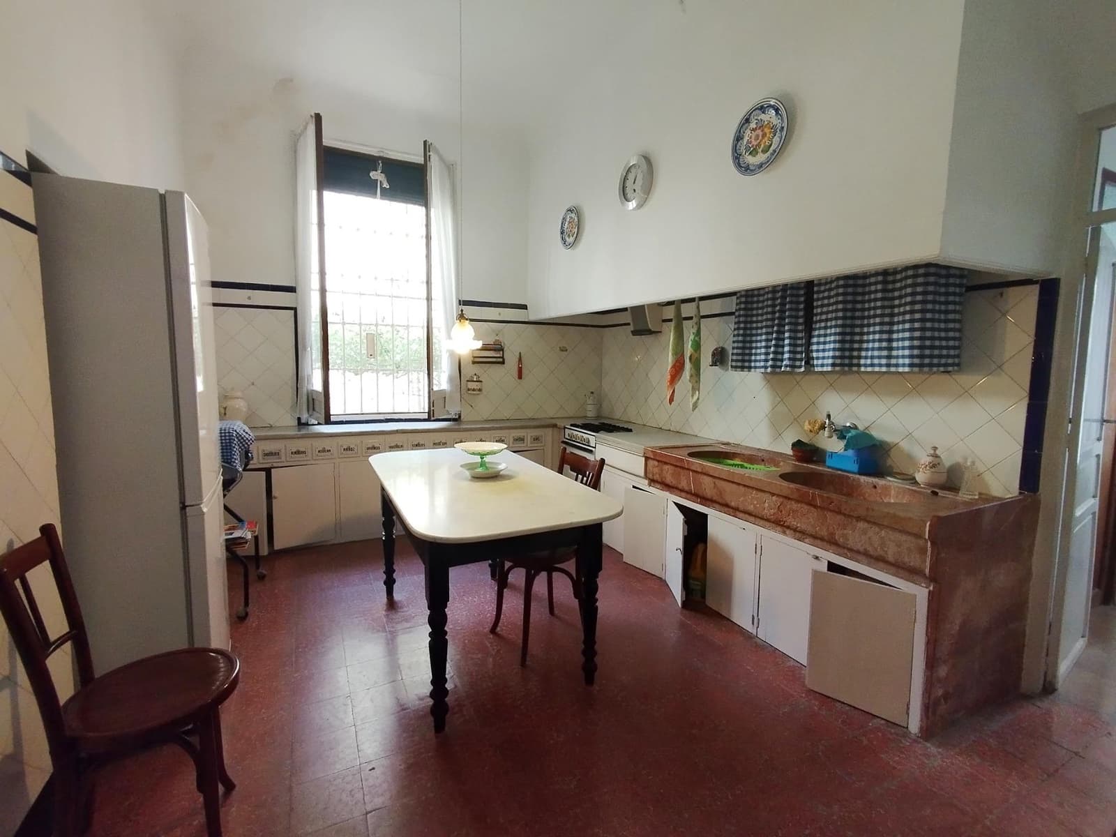 8 bedroom Villa for sale in Novelda with garage - € 700,000 (Ref: 8646559)