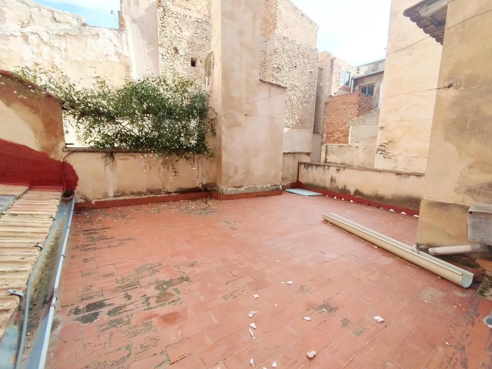 8 bedroom Villa for sale in Novelda with garage - € 700,000 (Ref: 8646559)