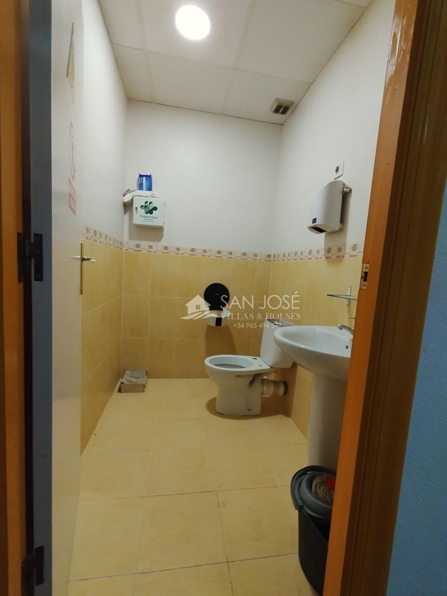 Erhverv til leje i Novelda - € 600 (Ref: 8646560)