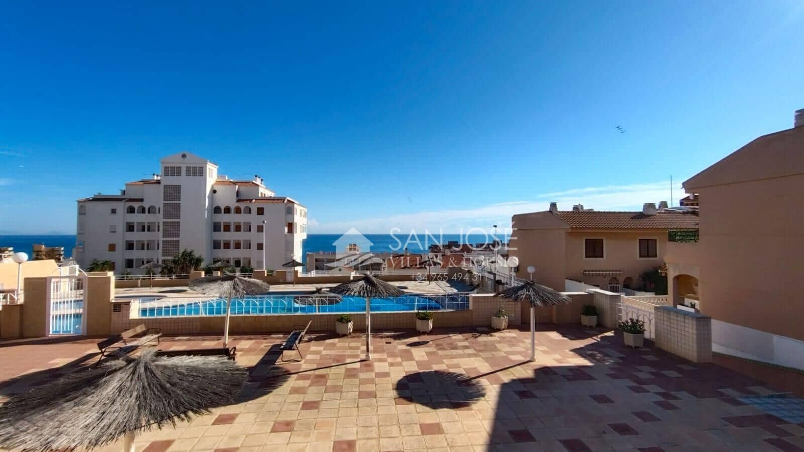 2 soverom Leilighet til salgs i Arenales del Sol med svømmebasseng - € 235 870 (Ref: 8652275)