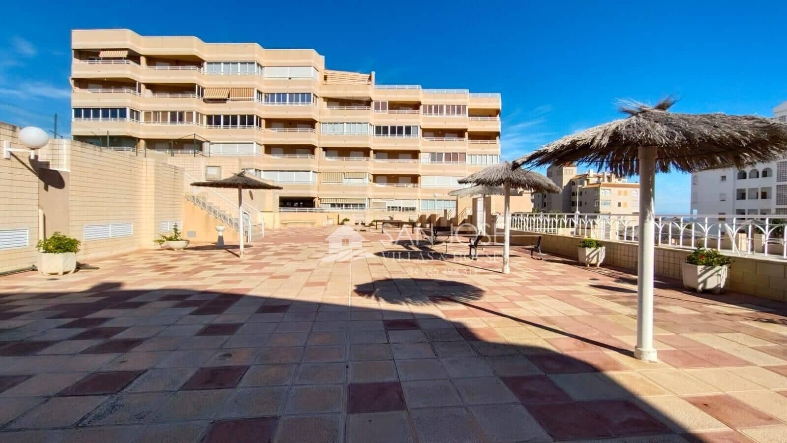 2 soverom Leilighet til salgs i Arenales del Sol med svømmebasseng - € 235 870 (Ref: 8652275)