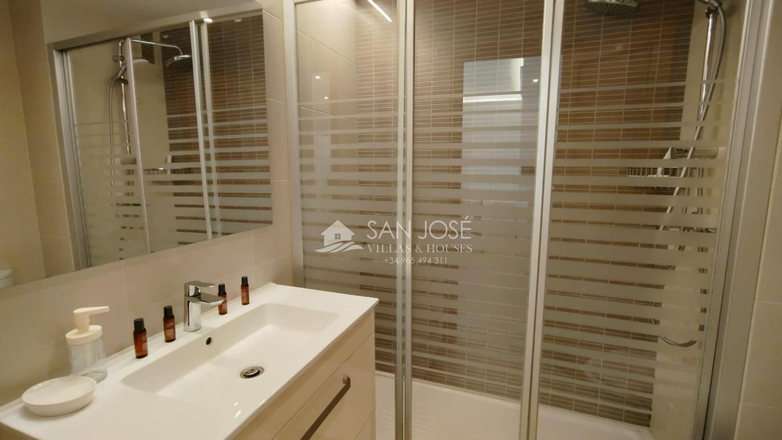 2 soverom Leilighet til salgs i Arenales del Sol med svømmebasseng - € 235 870 (Ref: 8652275)