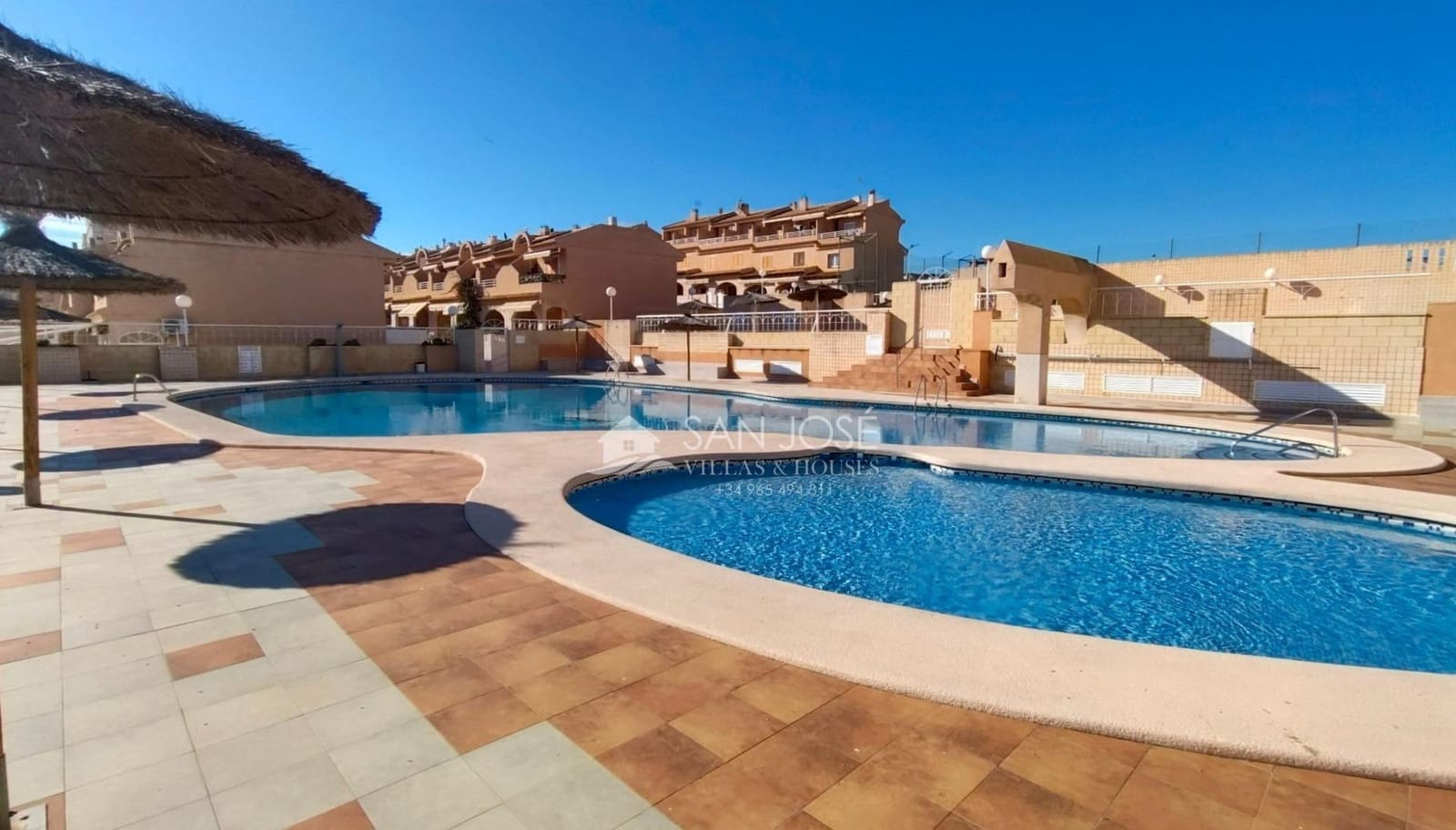 2 soverom Leilighet til salgs i Arenales del Sol med svømmebasseng - € 235 870 (Ref: 8652275)