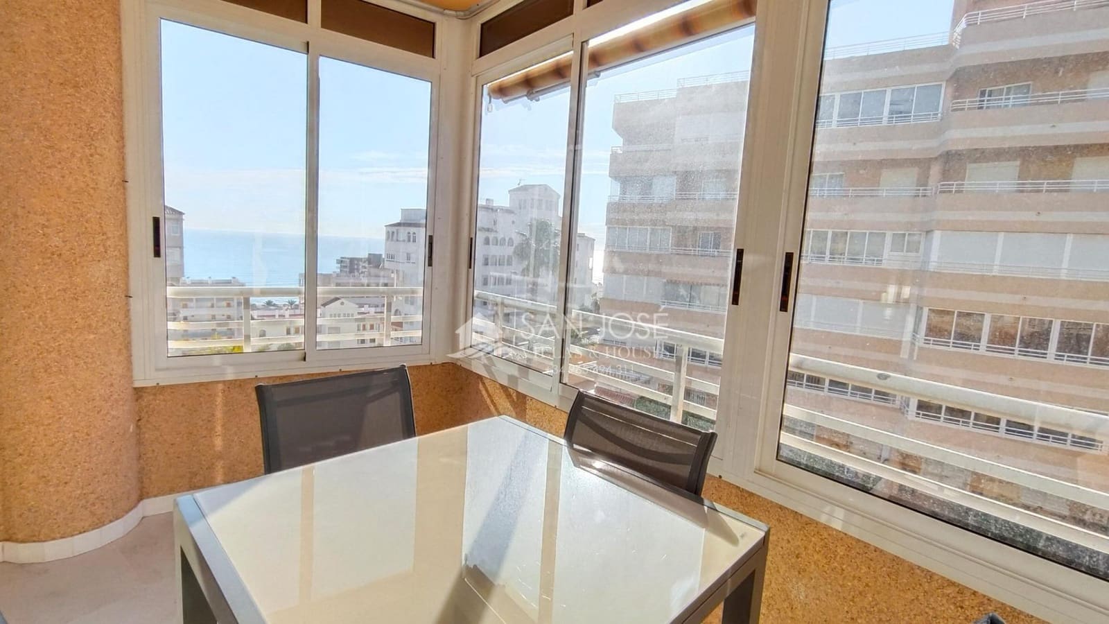 2 soverom Leilighet til salgs i Arenales del Sol med svømmebasseng - € 235 870 (Ref: 8652275)