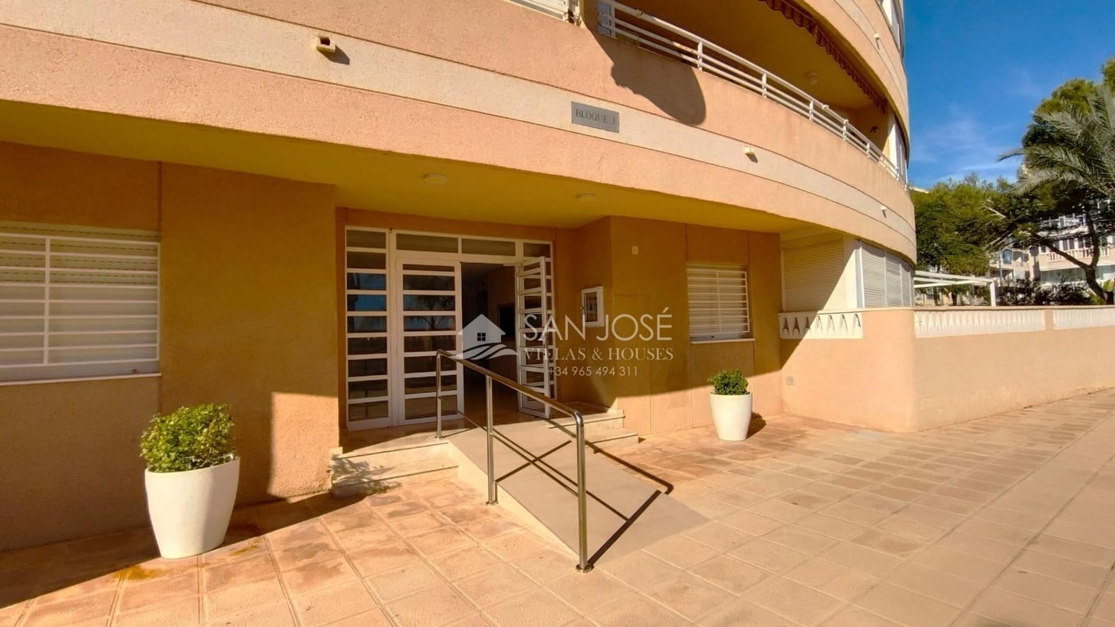 2 soverom Leilighet til salgs i Arenales del Sol med svømmebasseng - € 235 870 (Ref: 8652275)