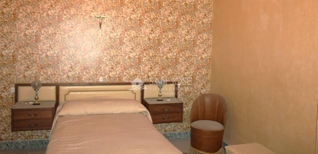 5 soveværelse Byhus til salg i La Romana - € 77.260 (Ref: 8662614)