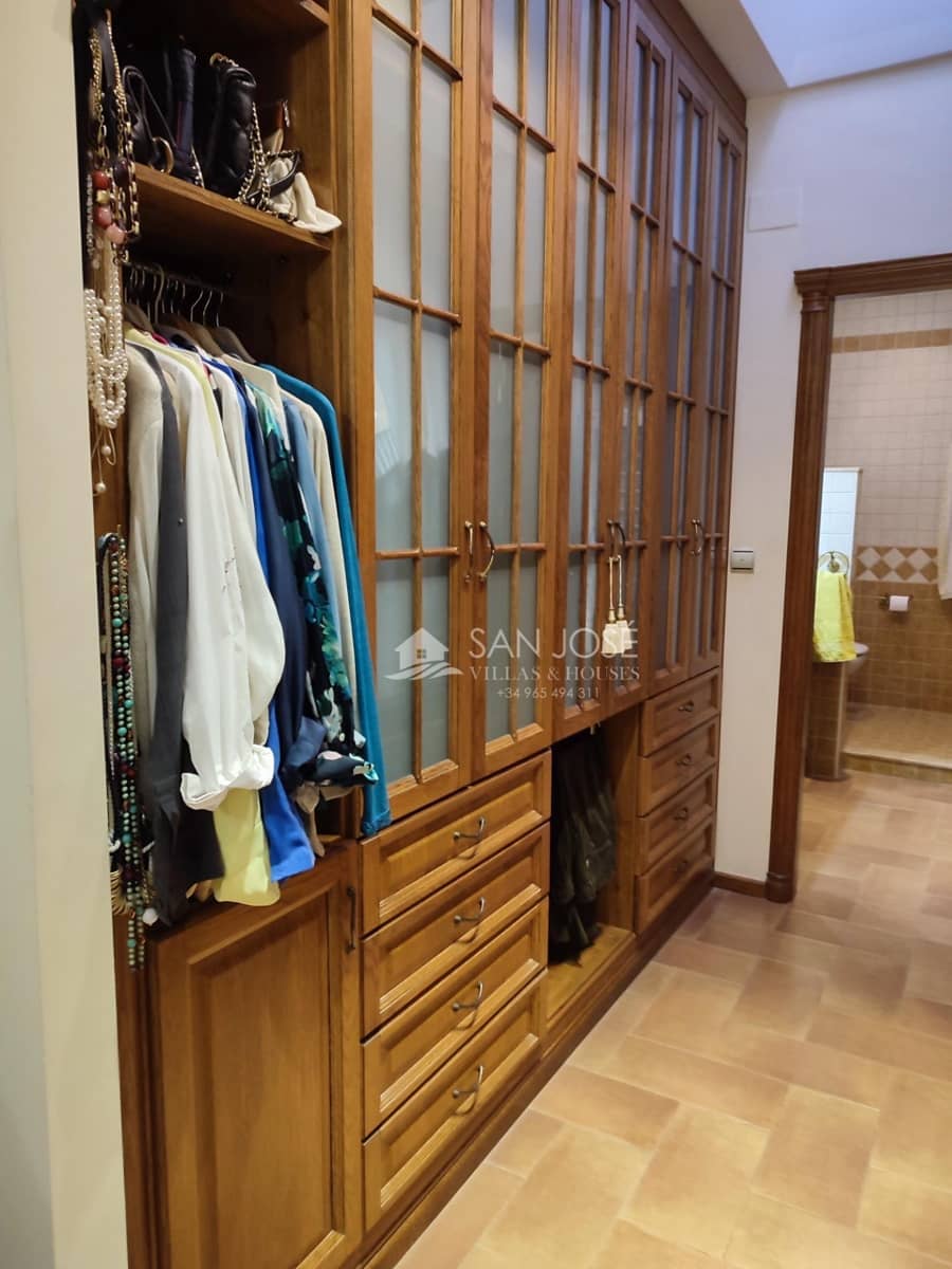 3 bedroom Villa for sale in Albatera with pool garage - € 445,600 (Ref: 8662617)