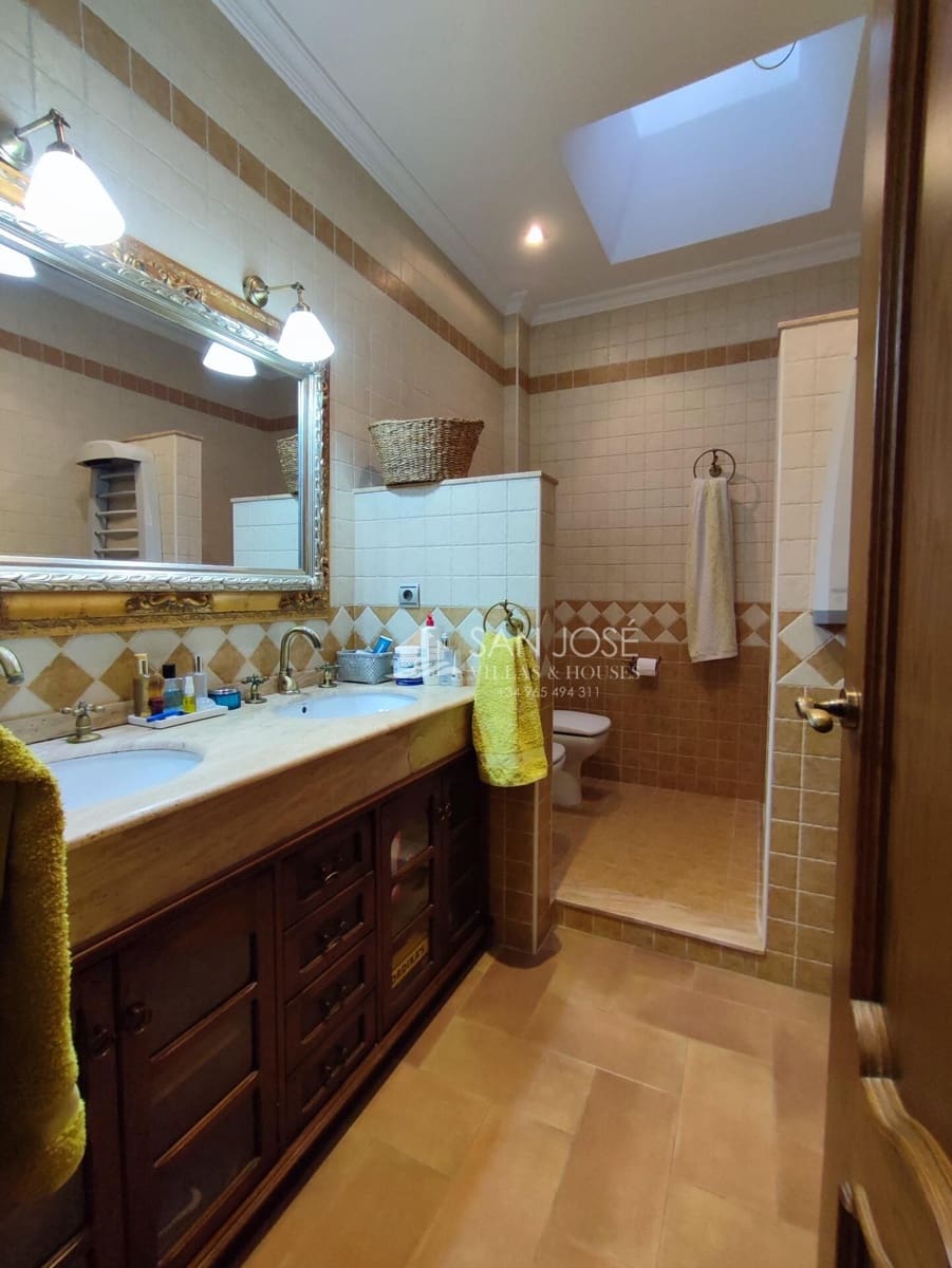 3 bedroom Villa for sale in Albatera with pool garage - € 445,600 (Ref: 8662617)