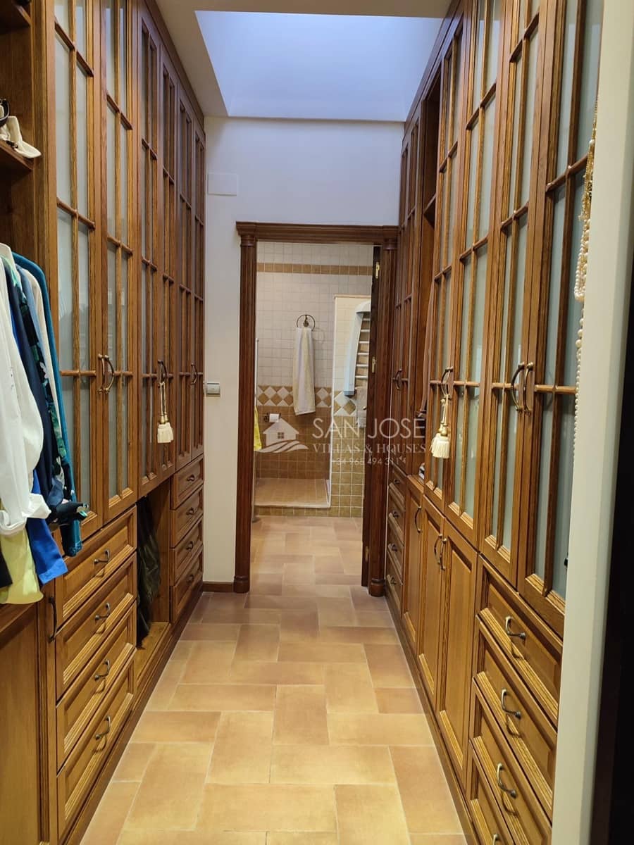 3 bedroom Villa for sale in Albatera with pool garage - € 445,600 (Ref: 8662617)