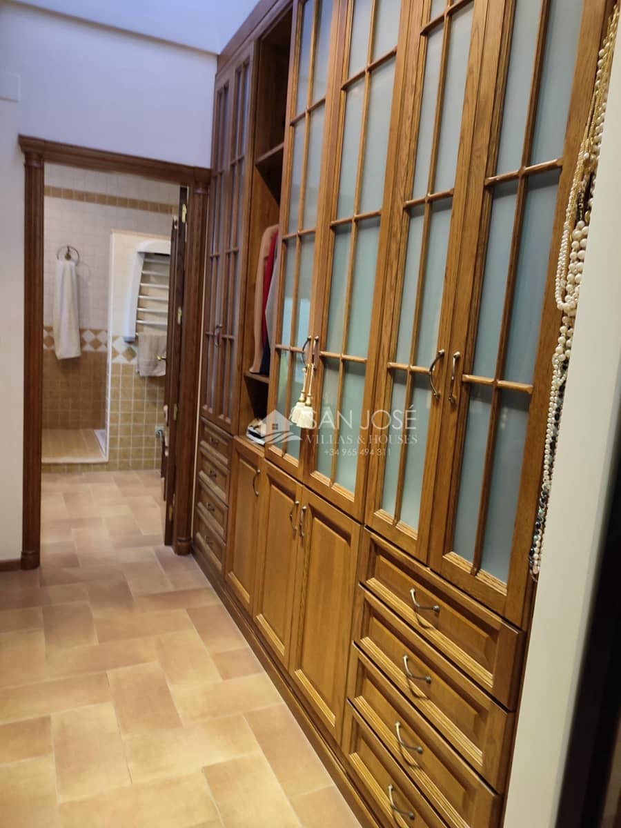 3 bedroom Villa for sale in Albatera with pool garage - € 445,600 (Ref: 8662617)