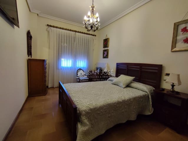 3 bedroom Villa for sale in Albatera with pool garage - € 445,600 (Ref: 8662617)