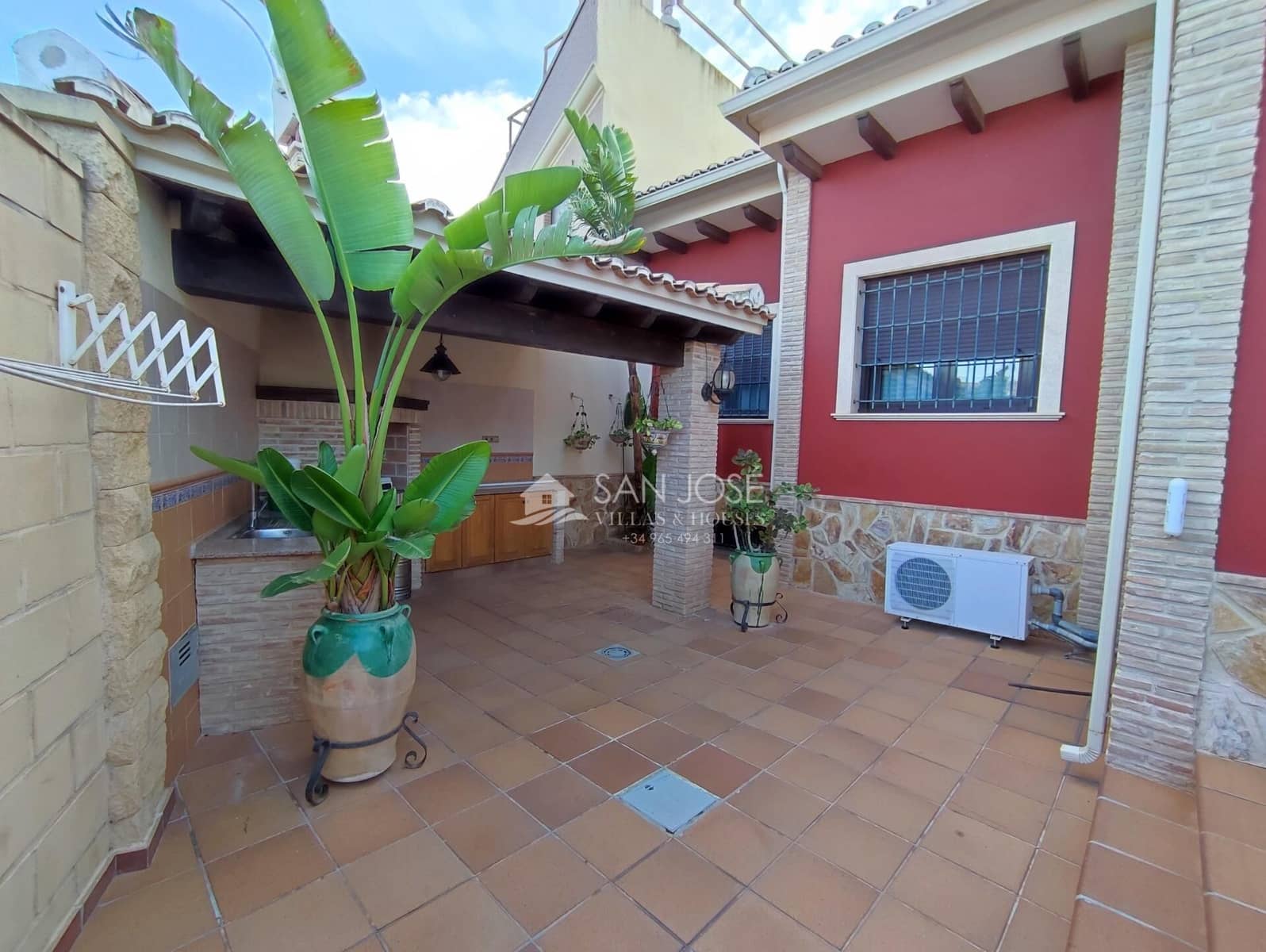 3 bedroom Villa for sale in Albatera with pool garage - € 445,600 (Ref: 8662617)
