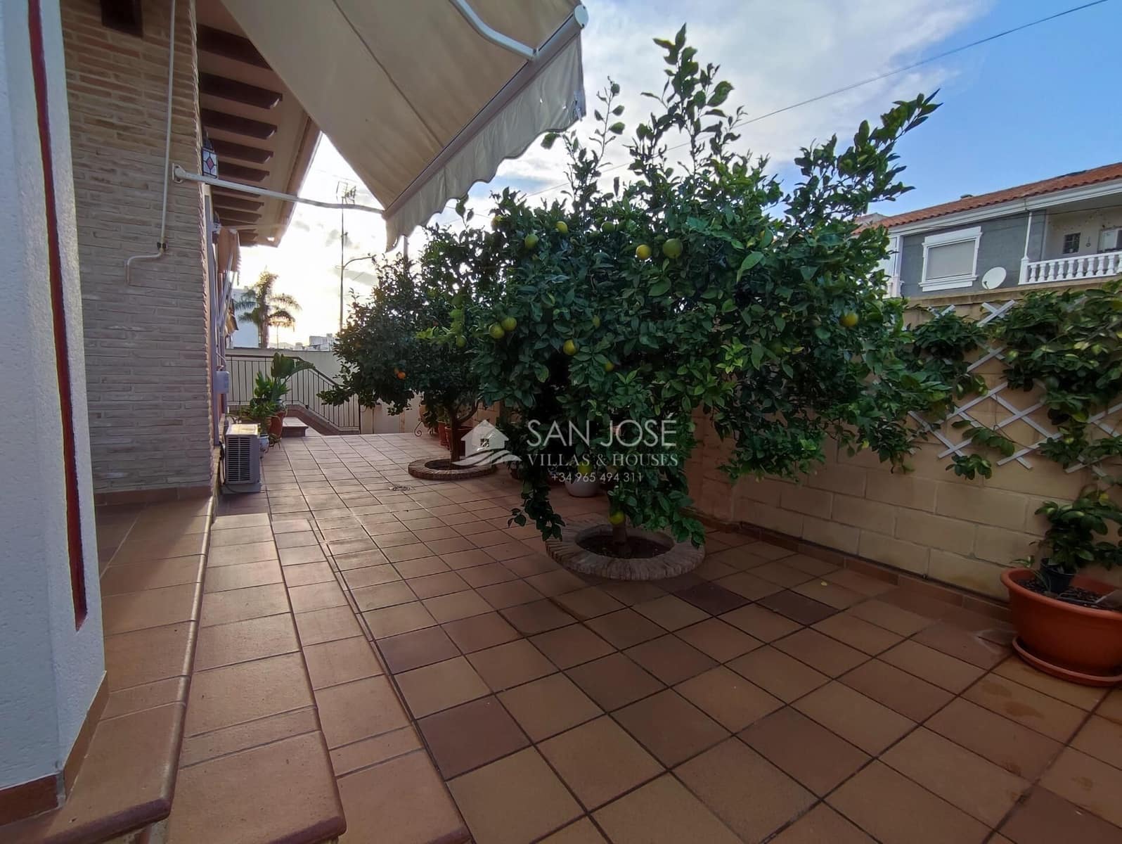 3 bedroom Villa for sale in Albatera with pool garage - € 445,600 (Ref: 8662617)