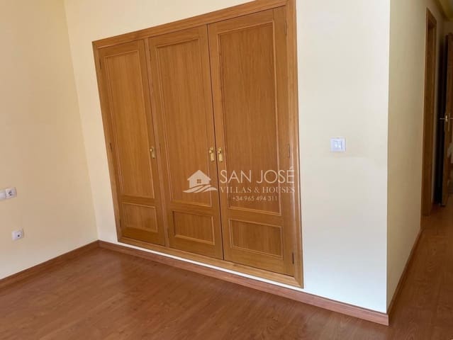 3 quarto Penthouse para venda em Pinoso com piscina - 207 260 € (Ref: 8764177)