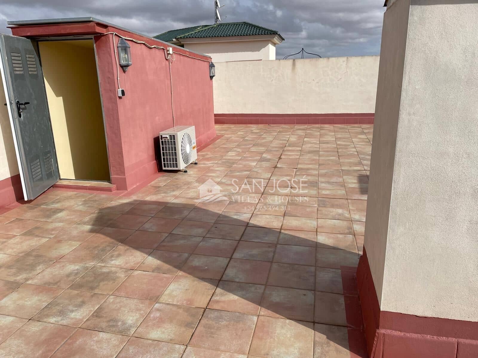 3 sypialnia Penthouse na sprzedaż w Pinoso z basenem - 207 260 € (Ref: 8764177)