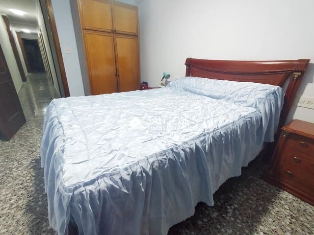 4 slaapkamer Flat te koop in Novelda - € 121.000 (Ref: 8764179)