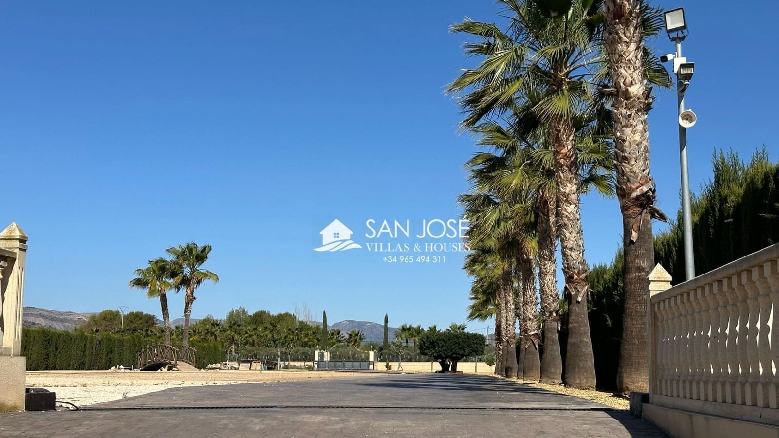 5 soveværelse Villa til salg i Aspe med swimmingpool garage - € 850.000 (Ref: 8774004)