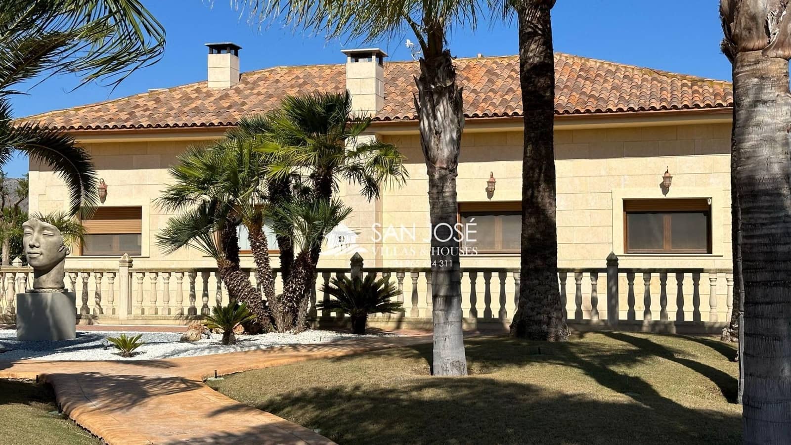 5 soveværelse Villa til salg i Aspe med swimmingpool garage - € 850.000 (Ref: 8774004)