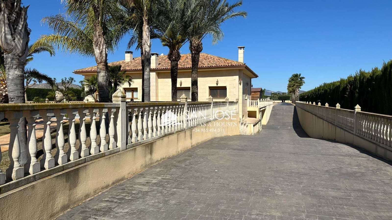 5 soveværelse Villa til salg i Aspe med swimmingpool garage - € 850.000 (Ref: 8774004)