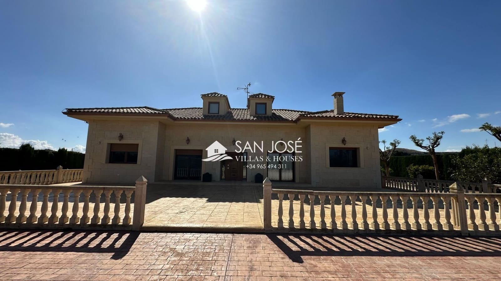 5 soveværelse Villa til salg i Aspe med swimmingpool garage - € 850.000 (Ref: 8774004)