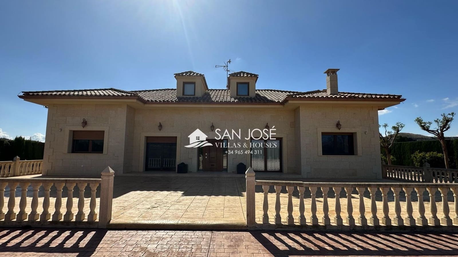 5 soveværelse Villa til salg i Aspe med swimmingpool garage - € 850.000 (Ref: 8774004)