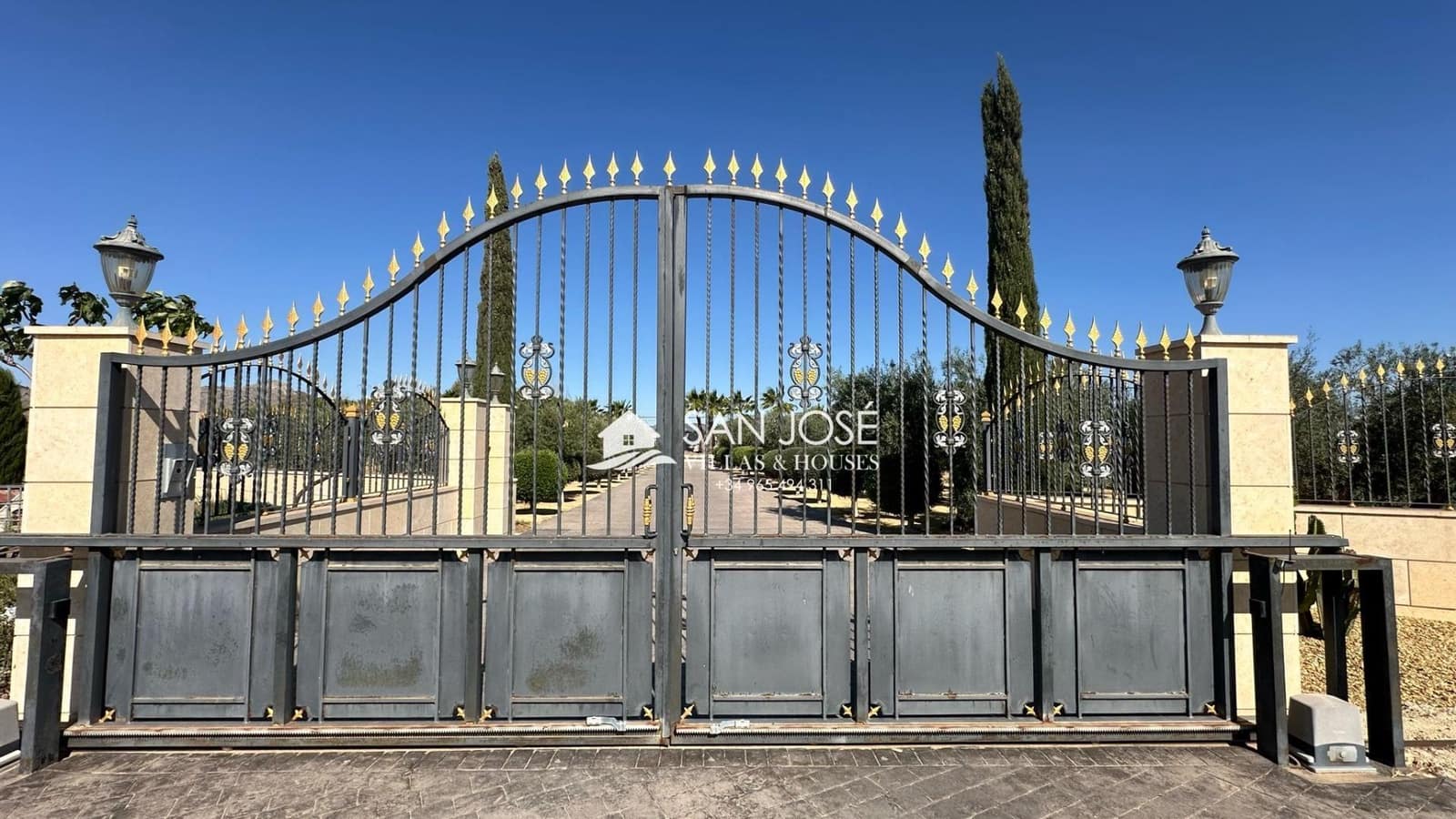 5 soveværelse Villa til salg i Aspe med swimmingpool garage - € 850.000 (Ref: 8774004)