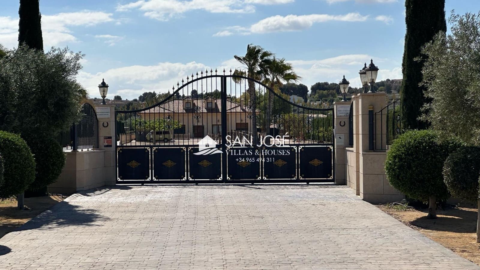 5 soveværelse Villa til salg i Aspe med swimmingpool garage - € 850.000 (Ref: 8774004)