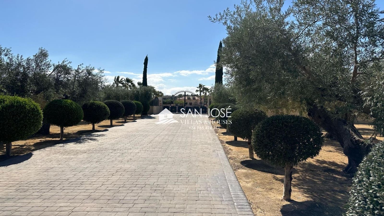 5 soveværelse Villa til salg i Aspe med swimmingpool garage - € 850.000 (Ref: 8774004)