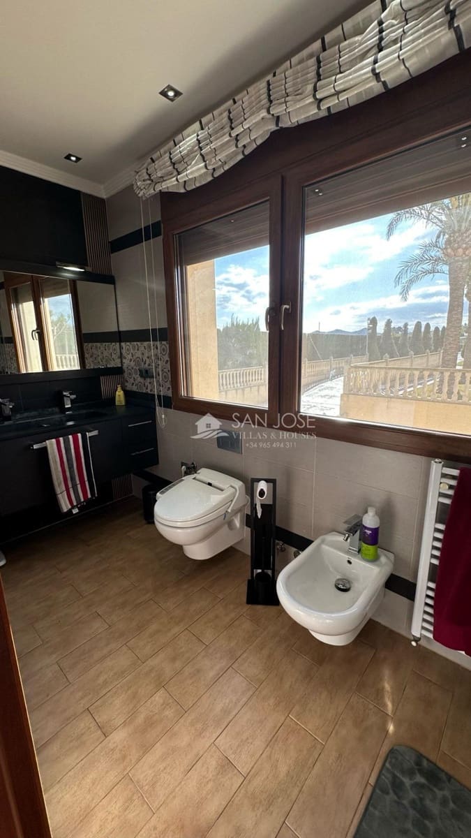 5 soveværelse Villa til salg i Aspe med swimmingpool garage - € 850.000 (Ref: 8774004)