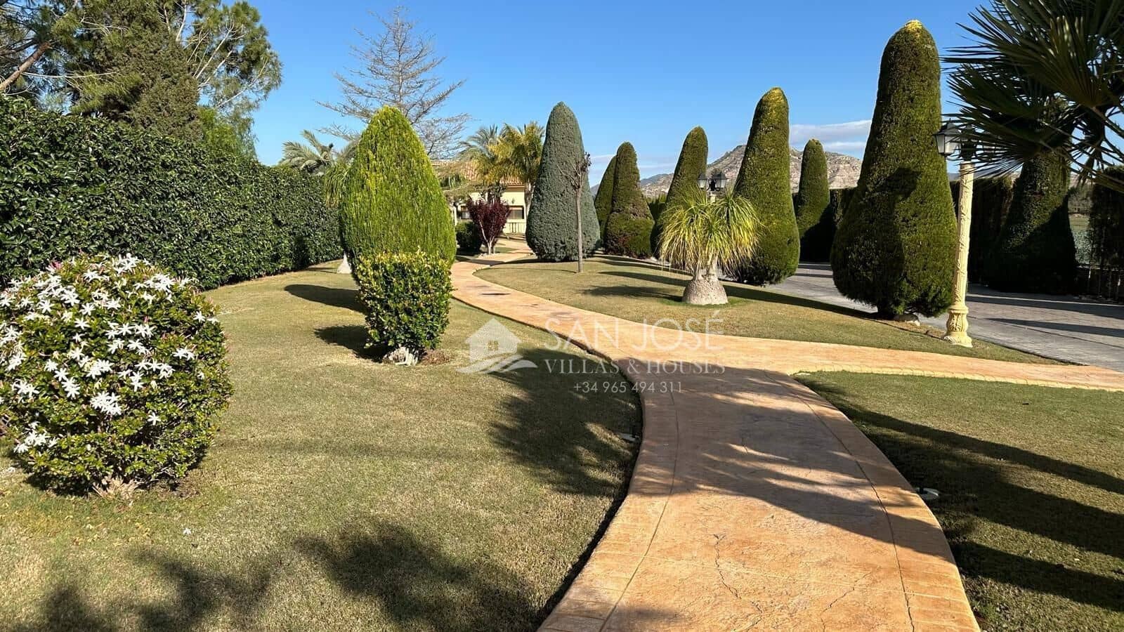 5 soveværelse Villa til salg i Aspe med swimmingpool garage - € 850.000 (Ref: 8774004)