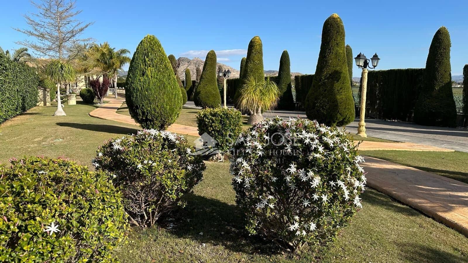 5 soveværelse Villa til salg i Aspe med swimmingpool garage - € 850.000 (Ref: 8774004)