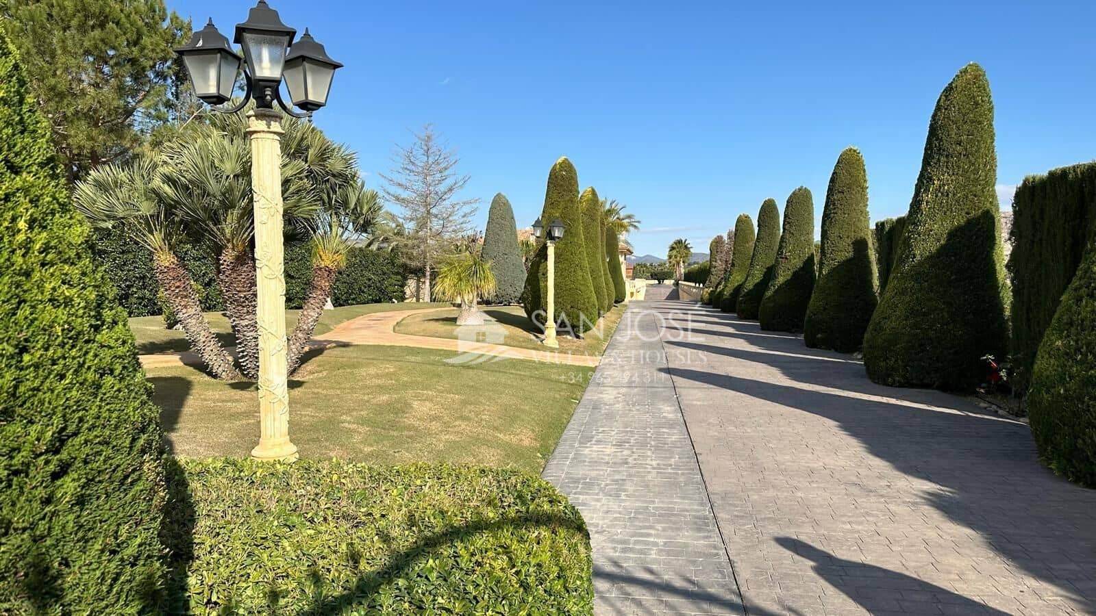 5 soveværelse Villa til salg i Aspe med swimmingpool garage - € 850.000 (Ref: 8774004)