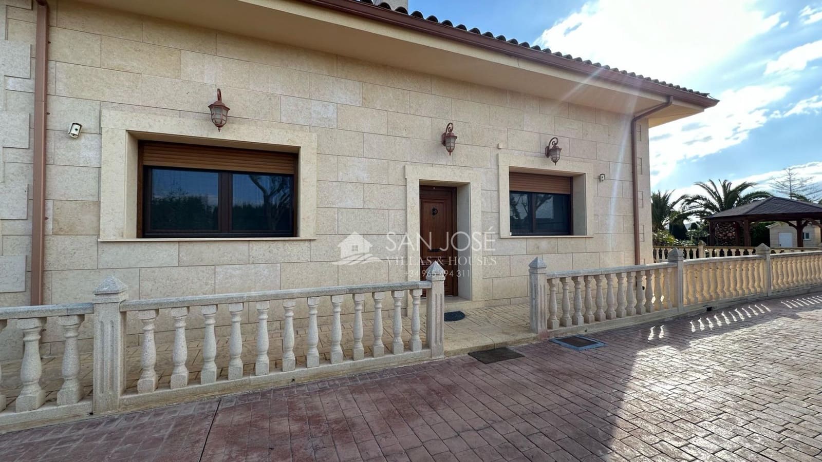 5 soveværelse Villa til salg i Aspe med swimmingpool garage - € 850.000 (Ref: 8774004)