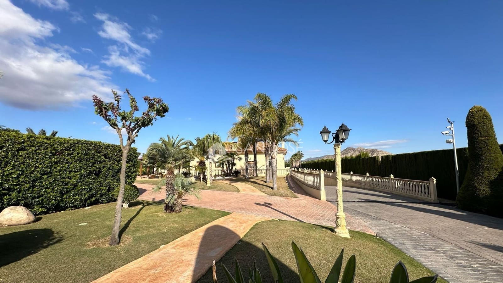 5 soveværelse Villa til salg i Aspe med swimmingpool garage - € 850.000 (Ref: 8774004)