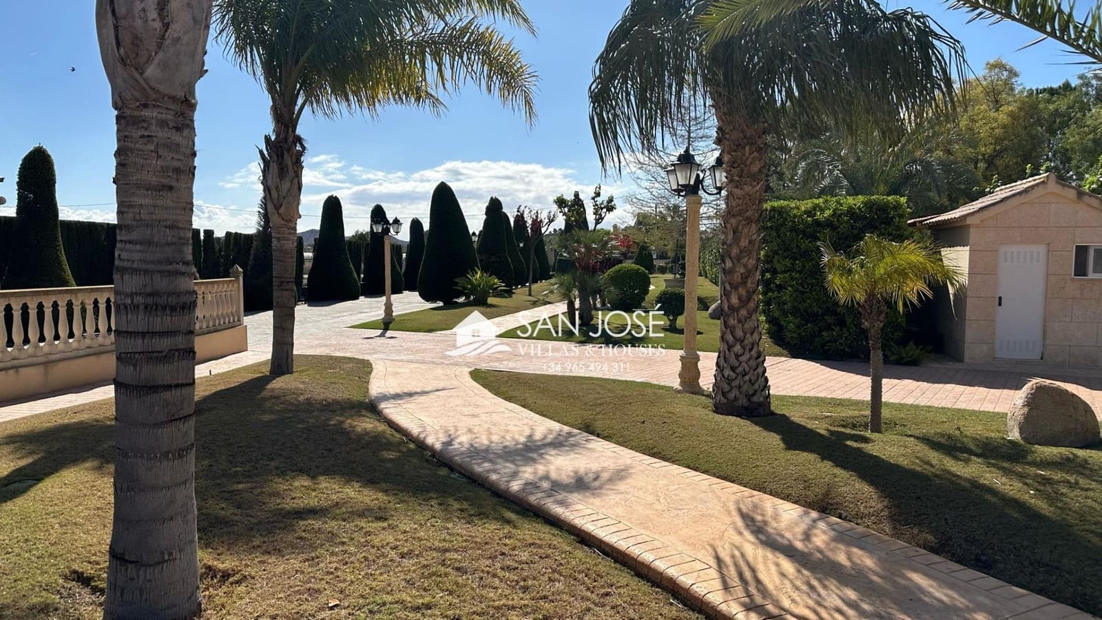 5 soveværelse Villa til salg i Aspe med swimmingpool garage - € 850.000 (Ref: 8774004)