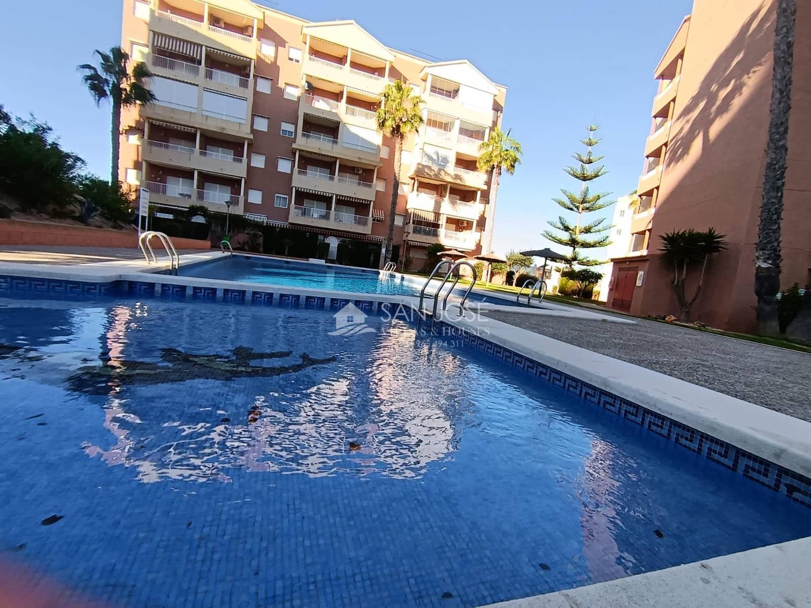 2 Zimmer Apartment zu vermieten in Arenales del Sol mit Pool Garage - 850 € (Ref: 8783953)