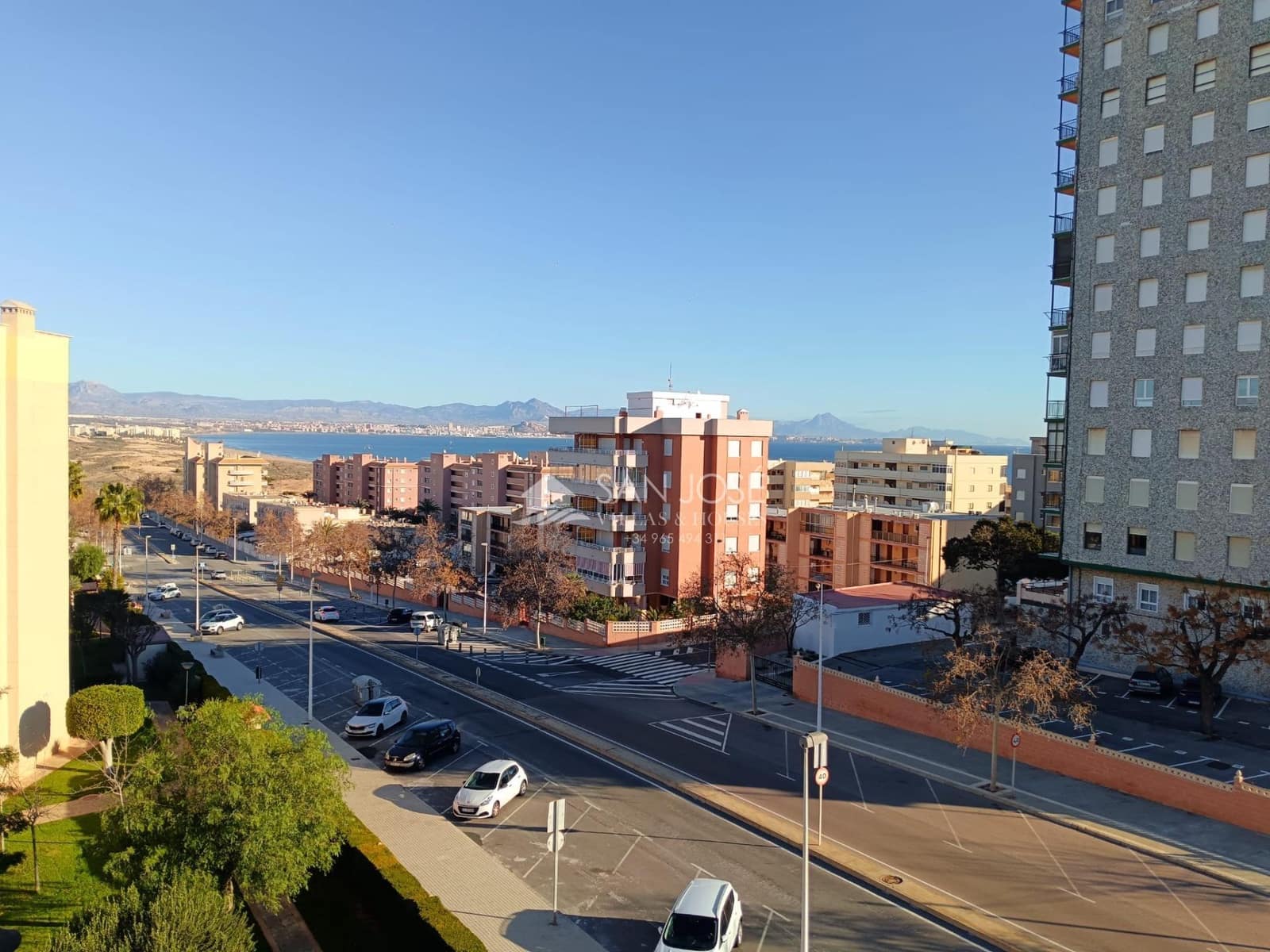 2 Zimmer Apartment zu vermieten in Arenales del Sol mit Pool Garage - 850 € (Ref: 8783953)