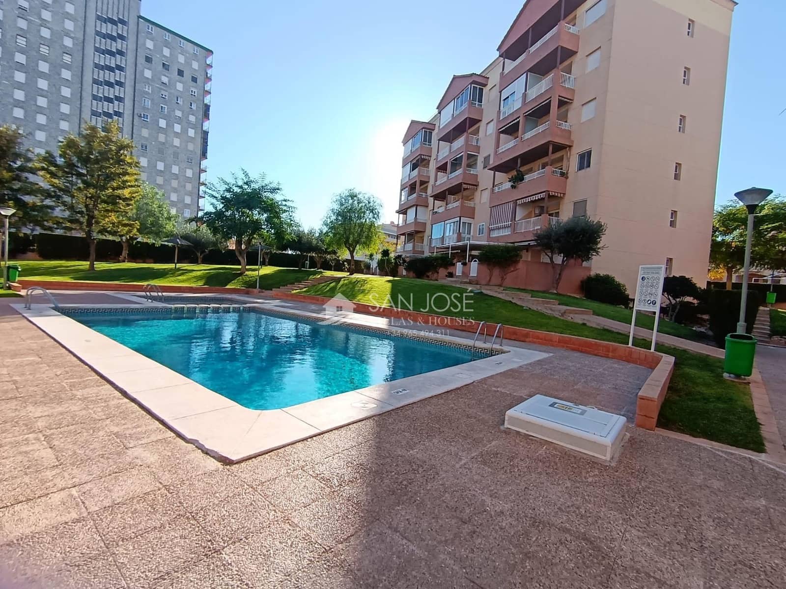 2 Zimmer Apartment zu vermieten in Arenales del Sol mit Pool Garage - 850 € (Ref: 8783953)