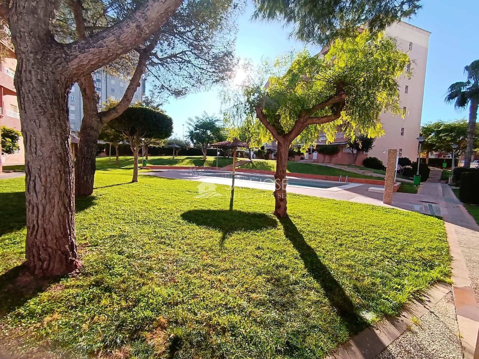 2 Zimmer Apartment zu vermieten in Arenales del Sol mit Pool Garage - 850 € (Ref: 8783953)