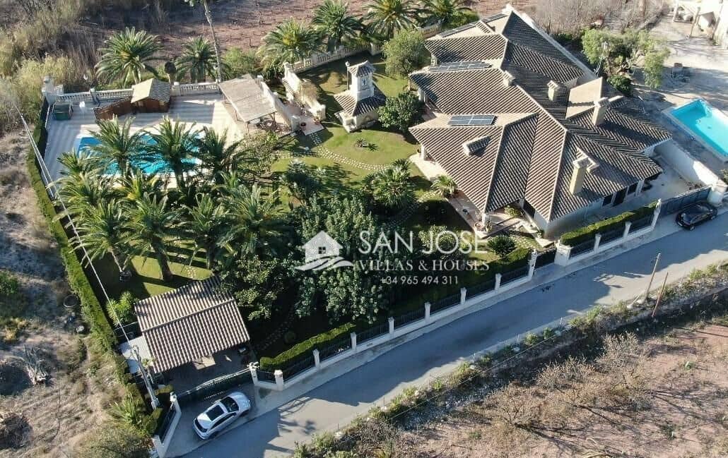 8 soveværelse Villa til salg i Novelda med swimmingpool - € 1.300.000 (Ref: 8802076)