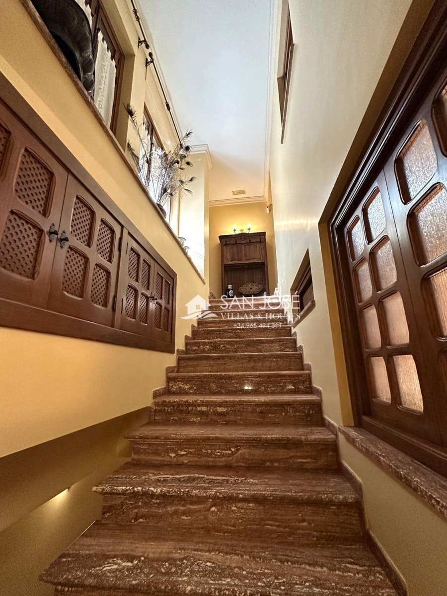 8 soveværelse Villa til salg i Novelda med swimmingpool - € 1.300.000 (Ref: 8802076)