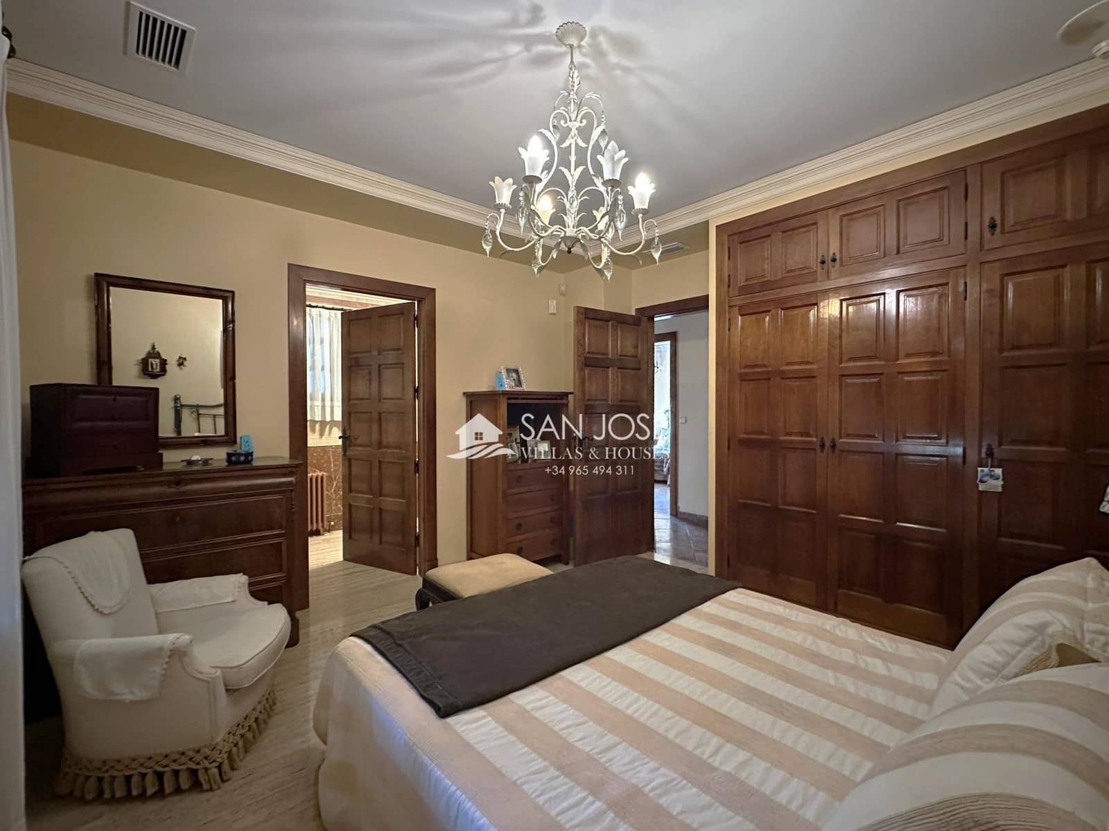 8 soveværelse Villa til salg i Novelda med swimmingpool - € 1.300.000 (Ref: 8802076)