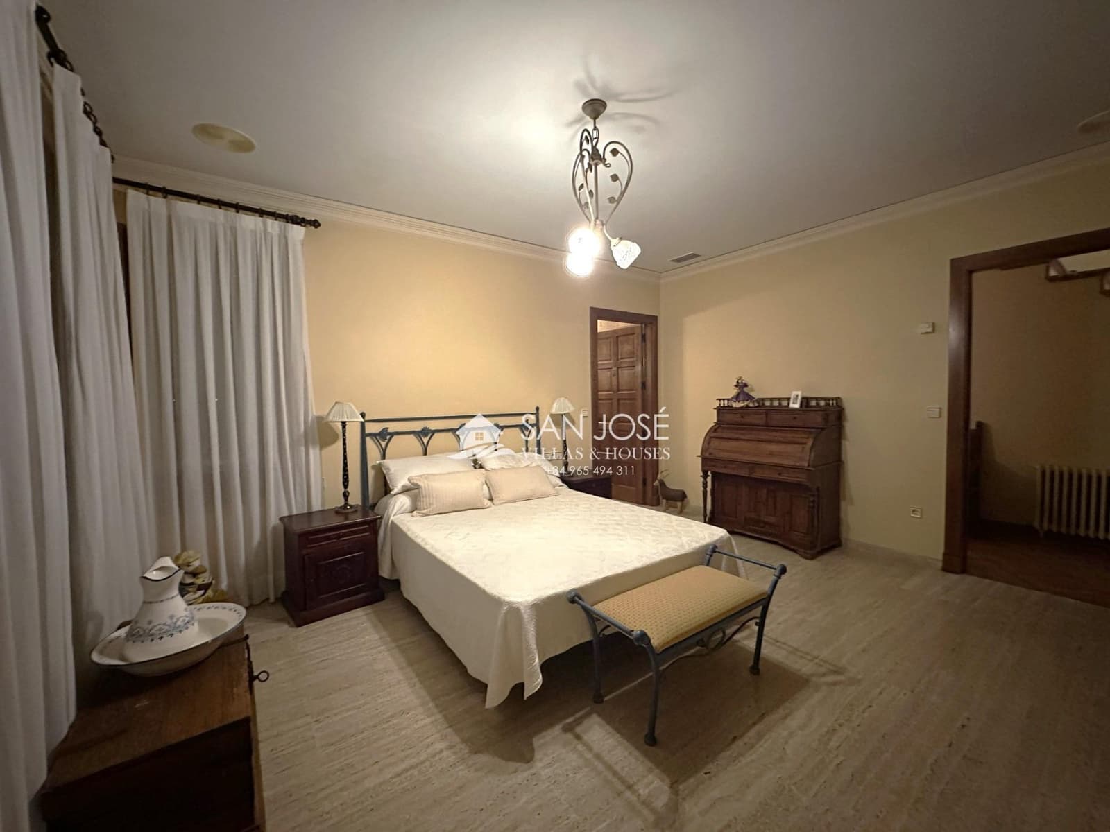 8 soveværelse Villa til salg i Novelda med swimmingpool - € 1.300.000 (Ref: 8802076)